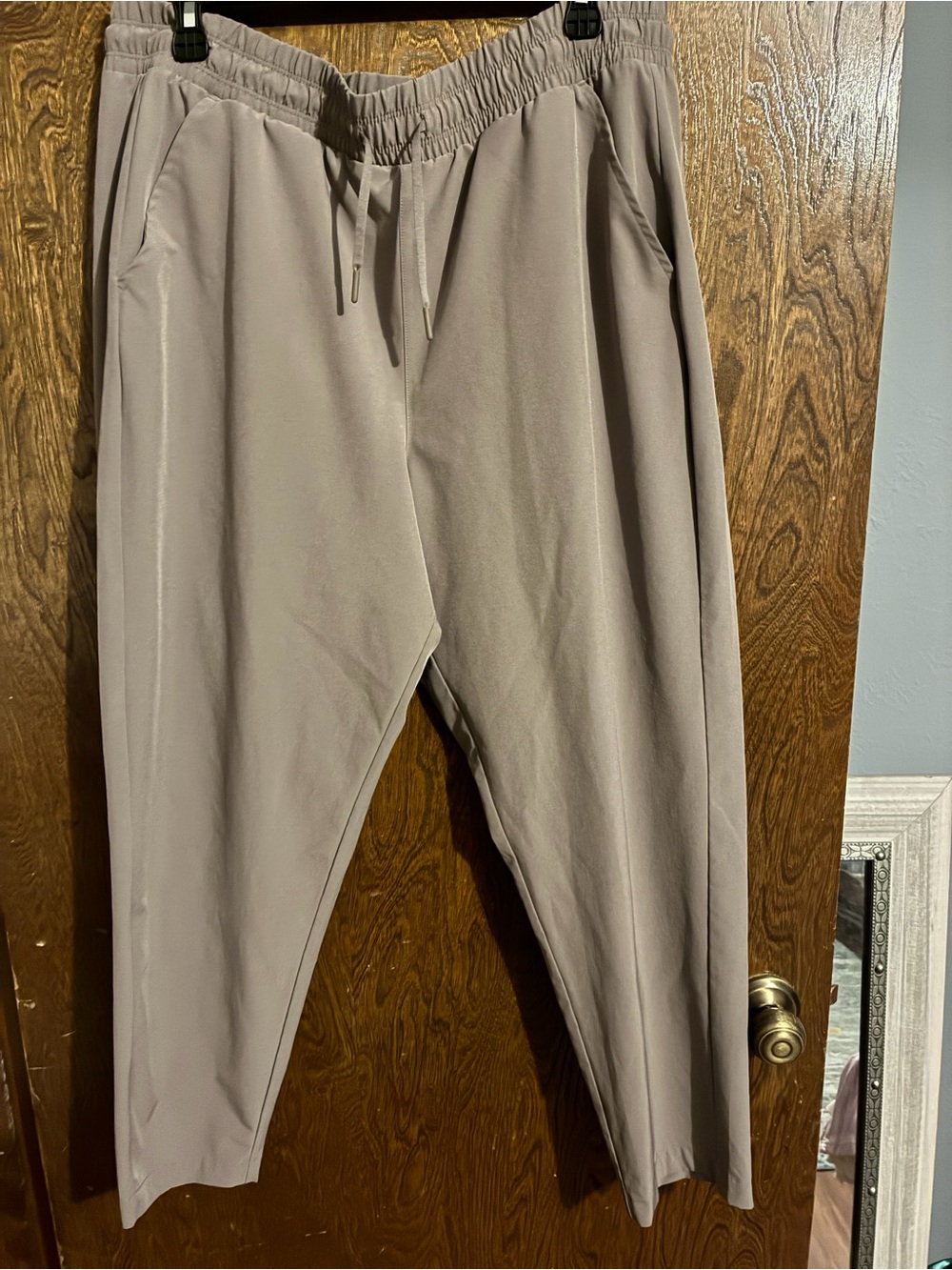 all in motion Men's Drawstring Joggers in Taupe